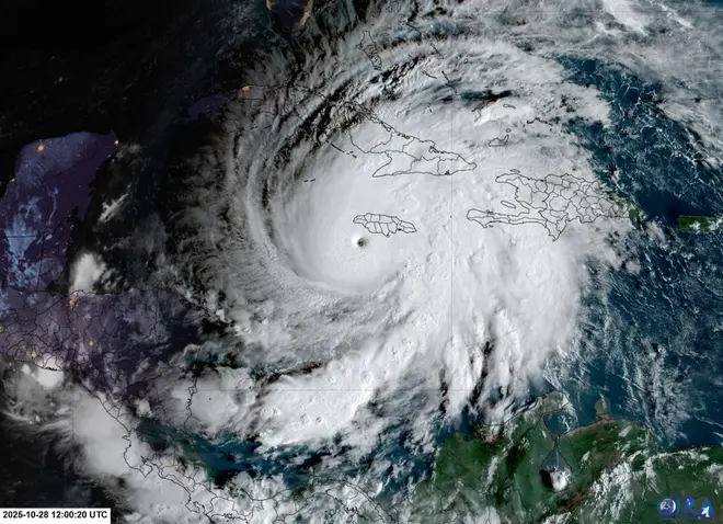 Huracán Melissa, la ‘tormenta del siglo’, toca tierra en Jamaica