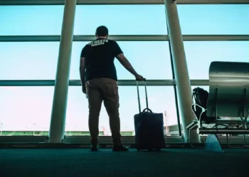 Estados Unidos cancela varias rutas aéreas de México 