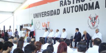 Américo Villarreal recibe de SENASICA la recertificación TIF para el rastro de Veterinaria en la UAT