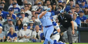 Toronto empareja la Serie Mundial al imponerse 6-2 a Dodgers en el Juego 4