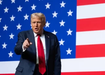 Trump amenaza a demócratas con recortes permanentes tras cierre del gobierno en EU