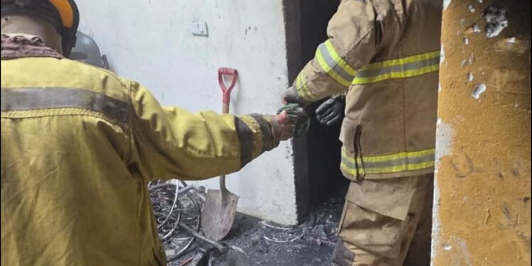 Se incendia vivienda en Fraccionamiento Sierra Madre