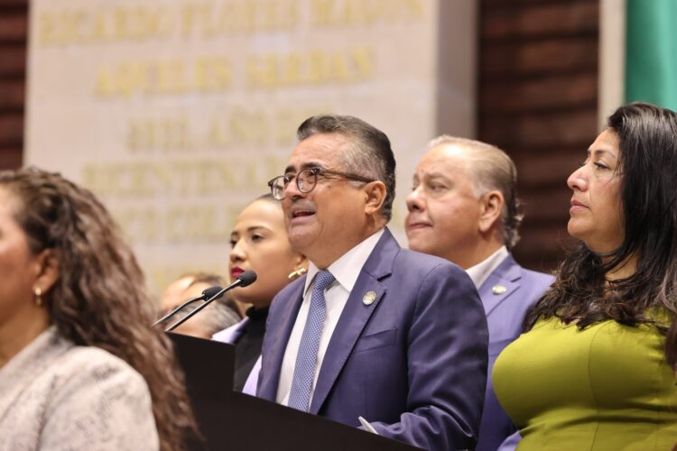 Fundamenta presidente de la Comisión de Hacienda dictamen que reforma la Ley Aduanera