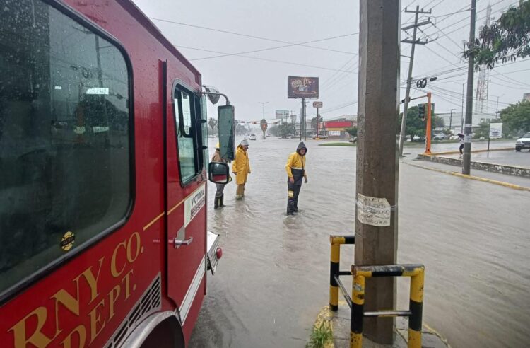 Inundado y peligroso crucero Sulaimán-Hombres Ilustres en Cd. Victoria