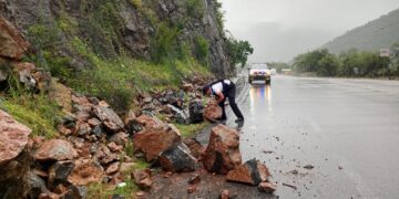 Alertan contra deslaves en carretera Rumbo Nuevo