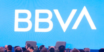 Falla tecnológica deja sin servicio a millones de clientes BBVA