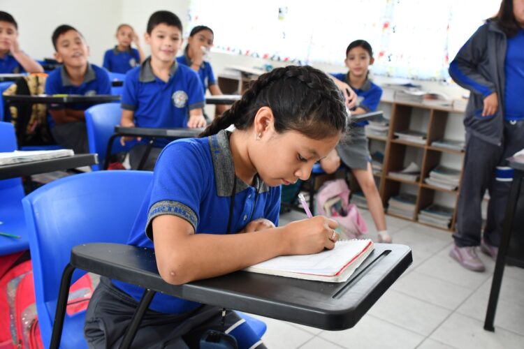 Chihuahua prohíbe el lenguaje inclusivo en escuelas y desata debate