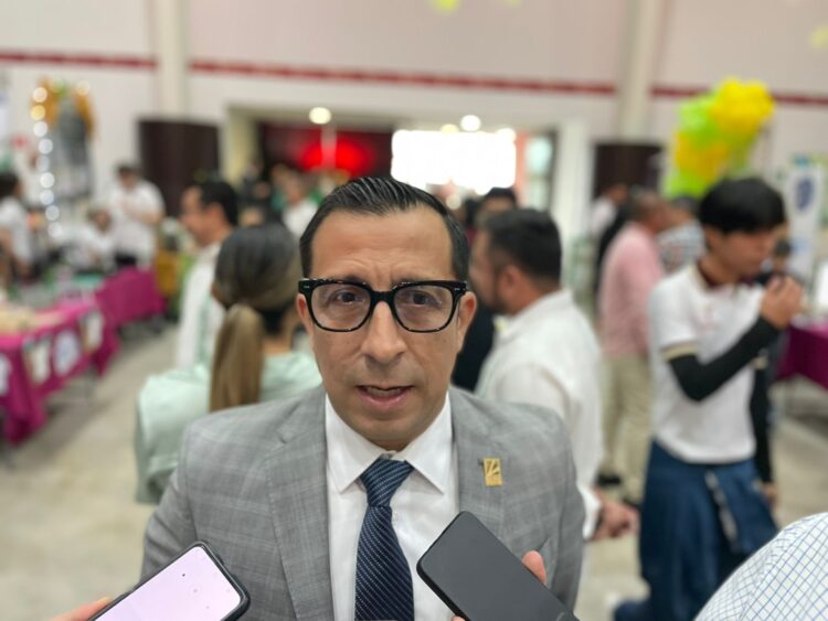 Aumento a impuestos pegará al comercio, afirma Canaco