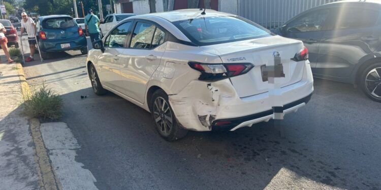 Atropella a tres y choca al intentar escapar