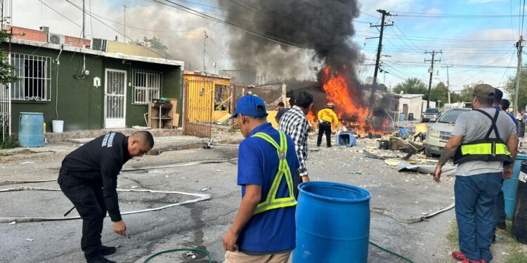 Explota casa por acumulación de gas en Infonavit-Nuevo Laredo