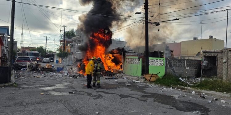 Explota casa por acumulación de gas en Infonavit-Nuevo Laredo
