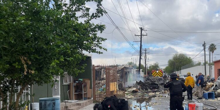 Explota casa por acumulación de gas en Infonavit-Nuevo Laredo