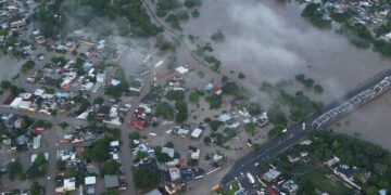 Lluvias han causado 64 muertos y 65 desaparecidos en cinco estados del país