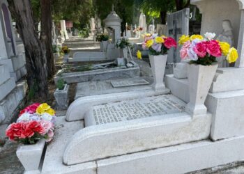 Fumigan panteones de Victoria previo a visitas por el “Día de Muertos”