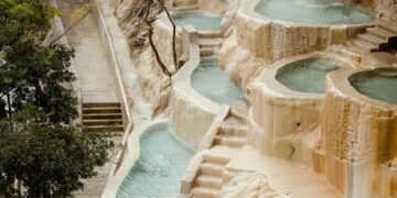 El paraíso turquesa de Hidalgo: la ruta definitiva en auto desde CDMX a las Grutas de Tolantongo