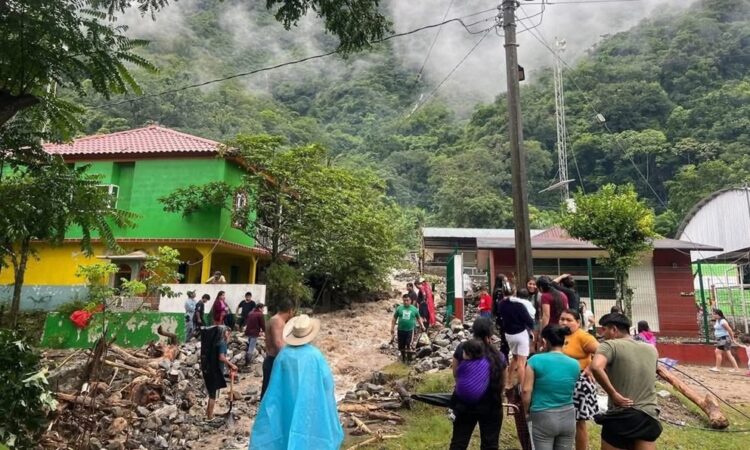 México recibe ayuda de Japón tras lluvias torrenciales
