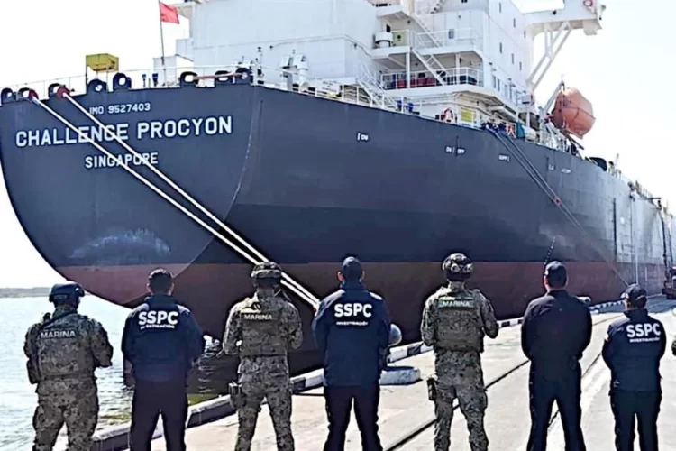 Difieren audiencia contra contralmirante implicado en red de huachicol fiscal