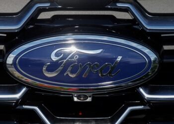 Ford y Profeco revisan autos por riesgo eléctrico