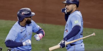 Toronto Blue Jays despiertan y golean a Seattle en playoffs