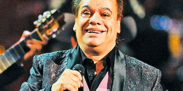 Hombre idéntico a Juan Gabriel causa furor en redes