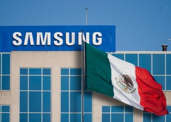 Samsung pide resolver conflicto con el SAT para seguir en México