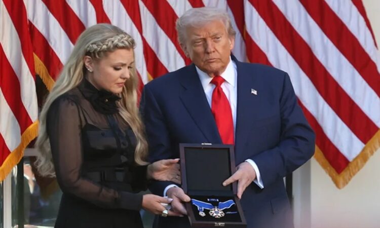 Trump entrega la Medalla de la Libertad a Charlie Kirk