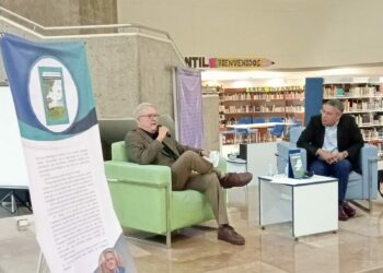 Presentan “A favor del viento”, nuevo libro de cuentos del Dr. Héctor Díaz Guzmán