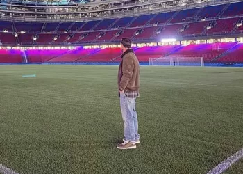 Messi hace visita nocturna al estadio del Barcelona que “extraña con el alma”