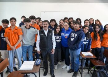 Constató rector Dámaso Anaya avances académicos de la Preparatoria 3 UAT