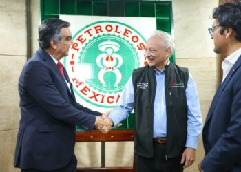 Revisan gobernador Américo Villarreal y director de Pemex proyectos estratégicos para Tamaulipas