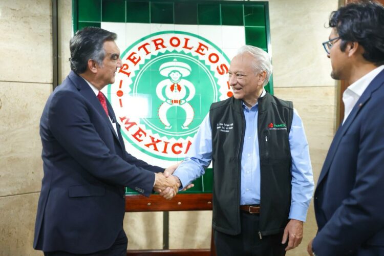 Revisan gobernador Américo Villarreal y director de Pemex proyectos estratégicos para Tamaulipas