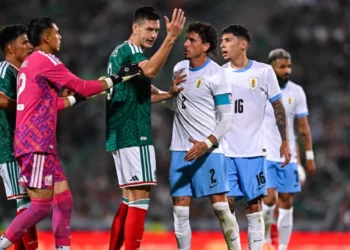 Rudo partido amistoso entre México y Uruguay termina 0-0 en Torreón