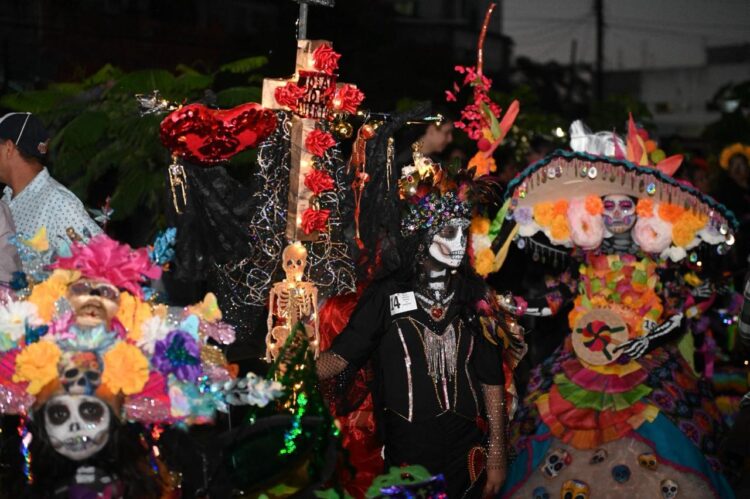 Celebran victorenses tradicional festival de Día de los Muertos.