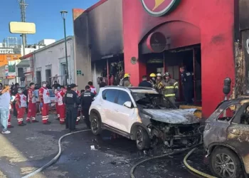 Mueren 22 personas tras explosión en tienda “Waldo’s” de Hermosillo, Sonora; decenas de heridos