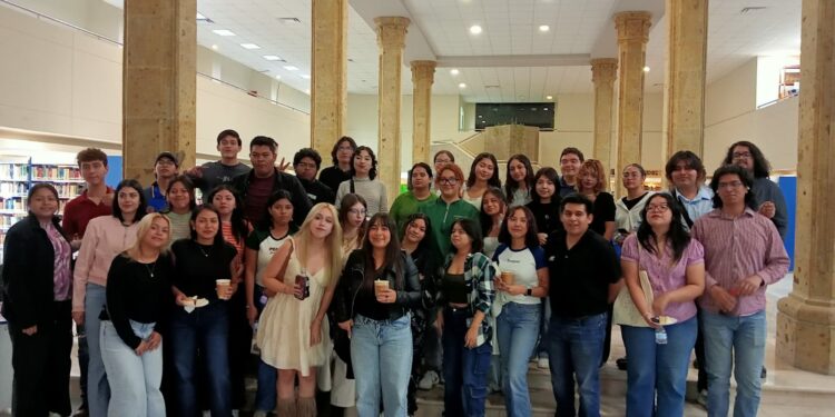 Presentan “A favor del viento”, nuevo libro de cuentos del Dr. Héctor Díaz Guzmán