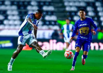 Pachuca derrota 3-1 a Pumas y da un paso hacia la Liguilla