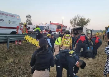 Vuelca autobús de turismo en carretera hay 7 muertos y 20 heridos