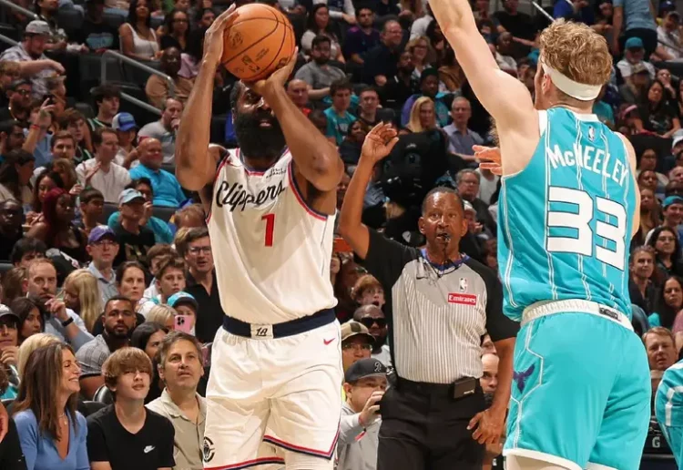 Con 55 puntos, James Harden impone récord en los Clippers