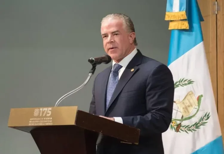 Giran orden de aprehensión contra Raúl Rocha, copropietario de Miss Universo