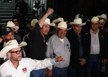 Campesinos y transportistas levantan bloqueos tras llegar a un acuerdo con SADER y SEGOB