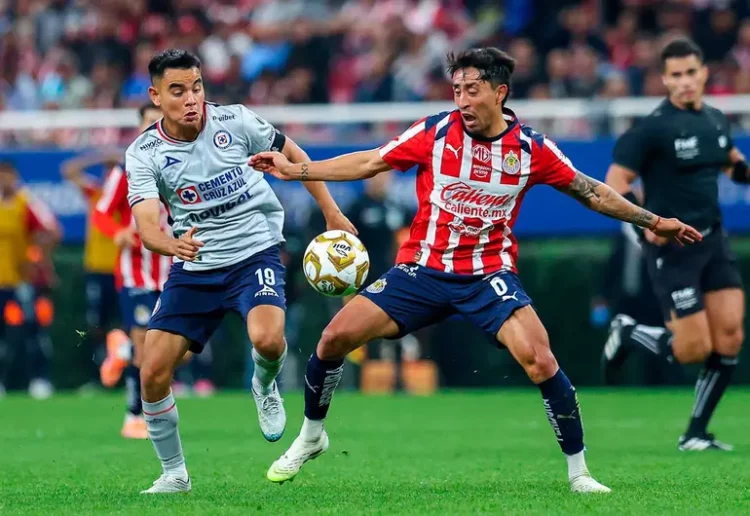 Chivas y Cruz Azul empatan 0-0 en el partido de ida en cuartos de final