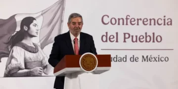 Juan Ramón de la Fuente pide licencia temporal como titular de SRE