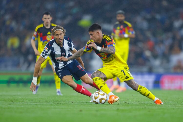 Monterrey de local toma ventaja 2-0 sobre el América