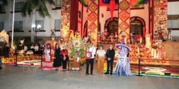 Premian Américo Villarreal y María Santiago concurso estatal de catrinas y catrines