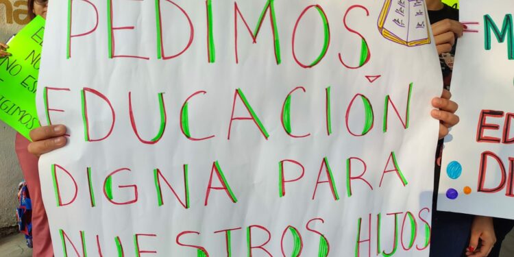 Cierran otra escuela por falta de maestros