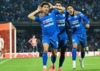 Cruz Azul con gol de último minuto derrota 3-2 a Chivas y va a Semifinales 