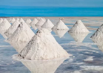 Descubren en Canadá un megadepósito de 329 millones de toneladas de litio con IA satelital