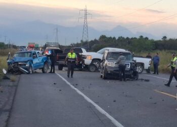 Un muerto y 7 heridos en choque vehicular múltiple en carretera Victoria-Monterrey