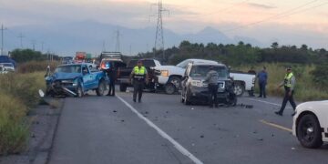 Un muerto y 7 heridos en choque vehicular múltiple en carretera Victoria-Monterrey