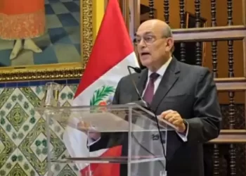 Perú rompe relaciones diplomáticas con México, por asilo a exministra Chávez